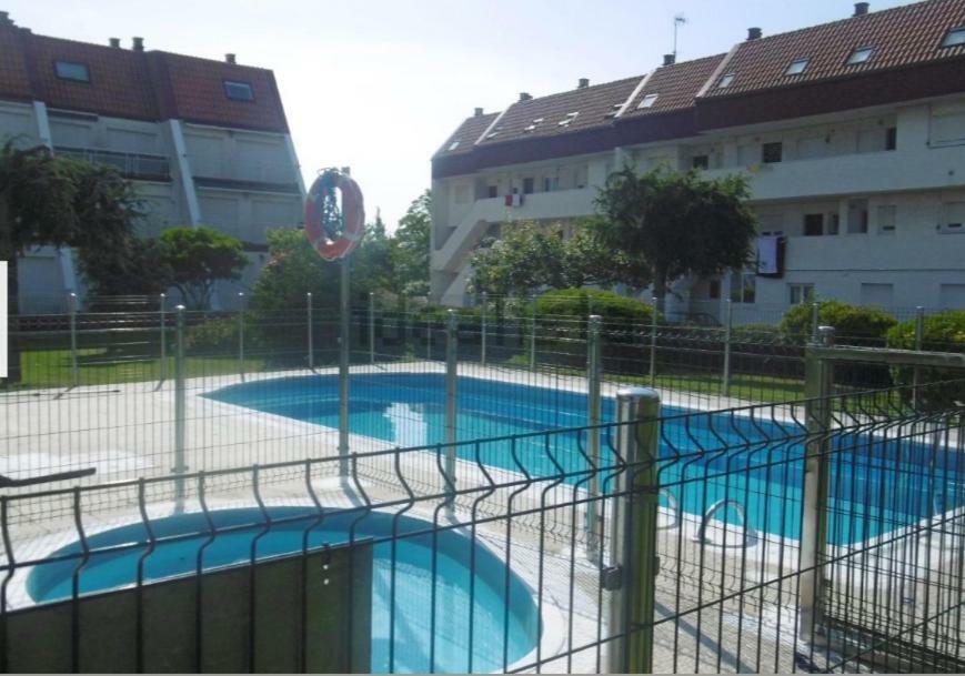شقة Duplex Con Piscina Muy Cerca De La Playa Santiuste المظهر الخارجي الصورة